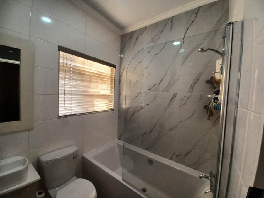 To Let 3 Bedroom Property for Rent in Naudeville Free State